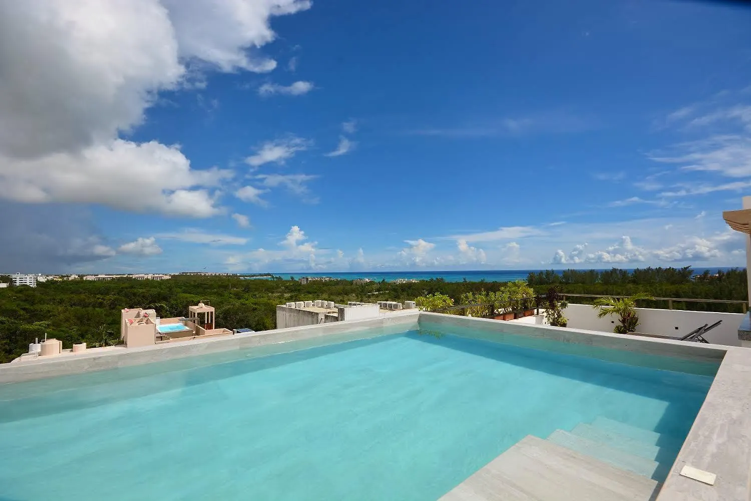 1Br Holiday Apartment Steps From The Beach! Playa del Carmen